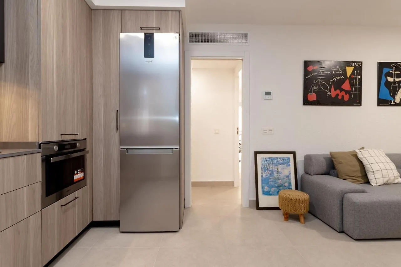 Apartment C23 Lovely 4 Bedroom Close To Maria Zambrano Malaga