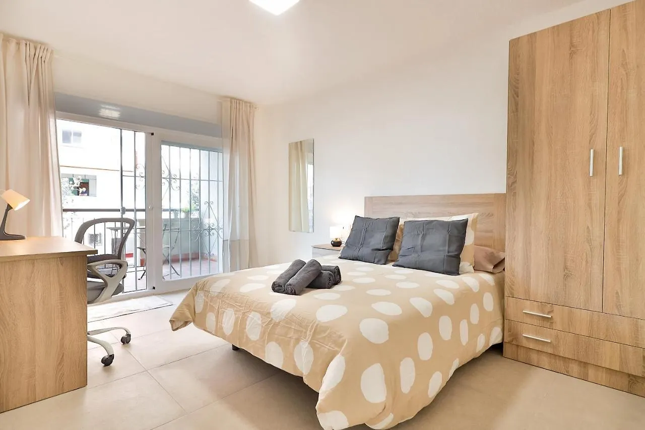 Apartman C23 Lovely 4 Bedroom Close To Maria Zambrano Málaga
